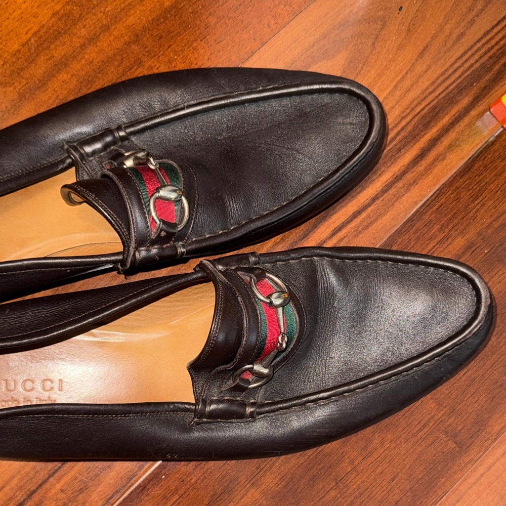 Gucci Black Leather Horsebit Loafers with Red-Green Web - Picture 2 of 11